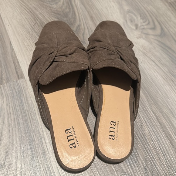 A.N.A mule shoes - Picture 2 of 3
